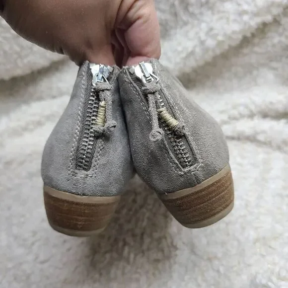 Kenneth Cole New York Gray Suede Leather Ankle Booties sz 7 - Picture 4 of 7